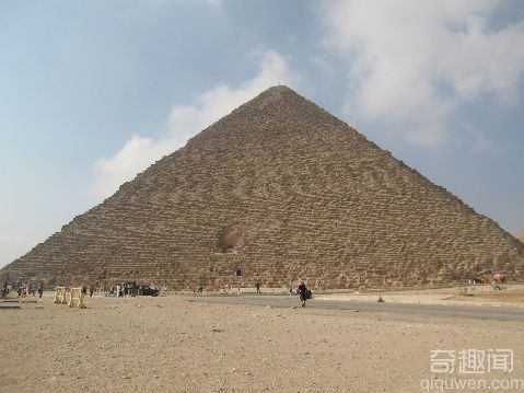 世界上第一座金字塔-胡夫金字塔【组图】