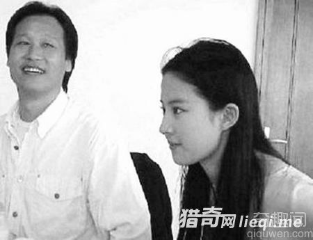 揭秘：刘亦菲与干爹陈金飞的震撼私事