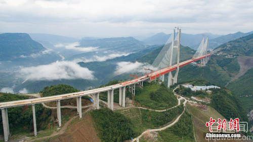 世界第一高桥合龙 距江面达惊人的565米