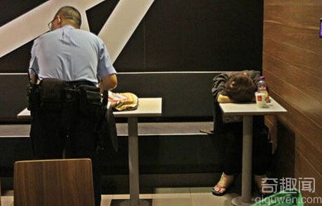 香港女子麦当劳猝死 邻桌食客淡定就餐无人知