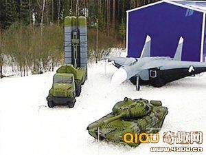[图文]俄罗斯军队用充气式道具掩护军事力量 内在性能足以乱真
