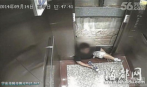 厦门华侨大学：大学生被电梯卡死 全过程视频曝光