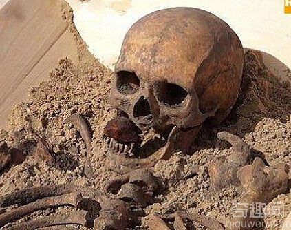 秘鲁发现远古墓葬 神秘木乃伊或暗示死后重生
