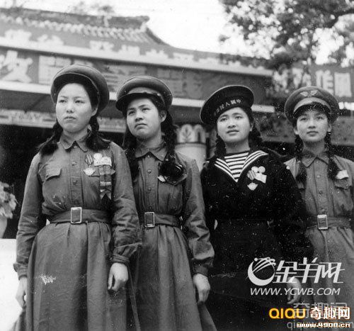 [图文]罕见的解放初广州陆海空三军女战士合影照