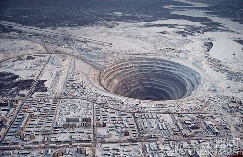 [超然现象] 世界上最奇异10个坑洞