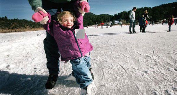 全球十大最美溜冰场 走进冰上欢乐世界