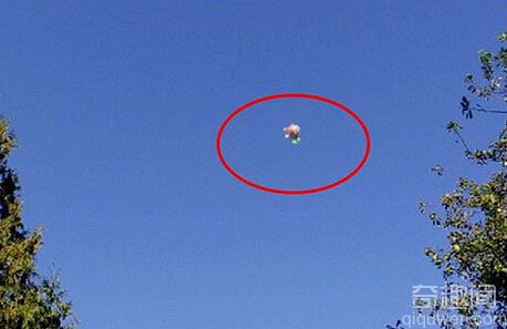 美国惊现超大UFO 长约1600多米宽约805米