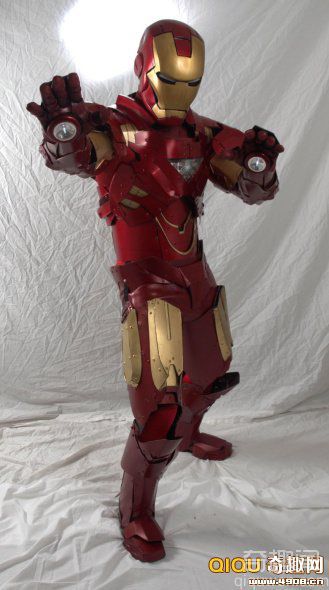 [多图]美影迷4000美元打造仿真钢铁侠盔甲 历经一个多月时间