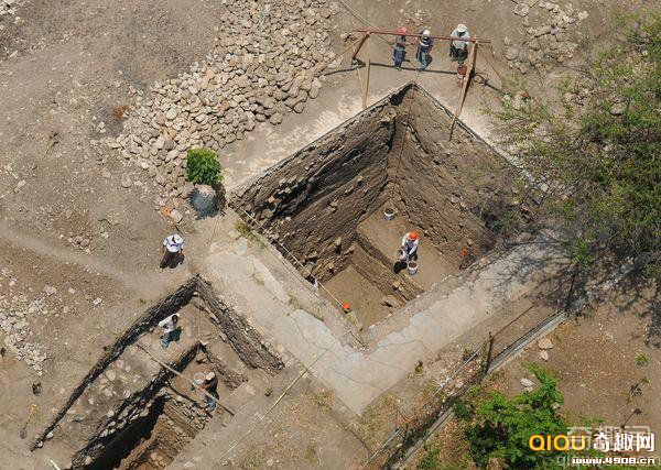 墨西哥发现用活人殉葬金字塔古墓