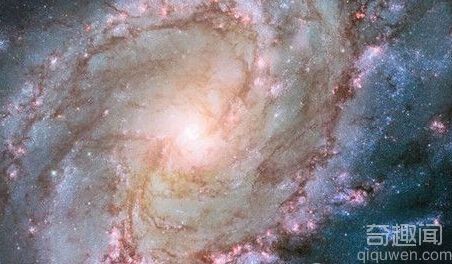 哈勃拍到神秘“双心”星系 中央有超大质量黑洞