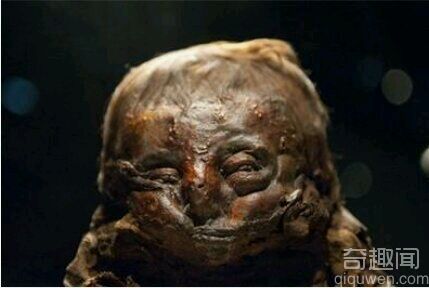 世界上最恐怖的木乃伊 明代女湿木乃伊皮肤完好身着玉器
