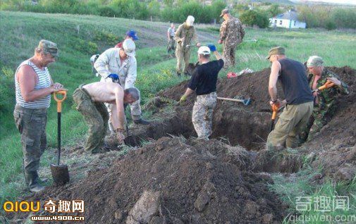 [图文]苏联红军136步兵师阵亡士兵遗骨重新隆重安葬