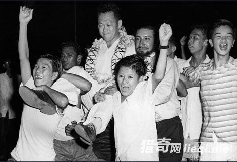 揭秘新加坡父子总理李光耀一生不敢回老家祭祖内幕