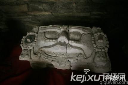 考古学家发现神秘玛雅文明末期古墓 距今1100年