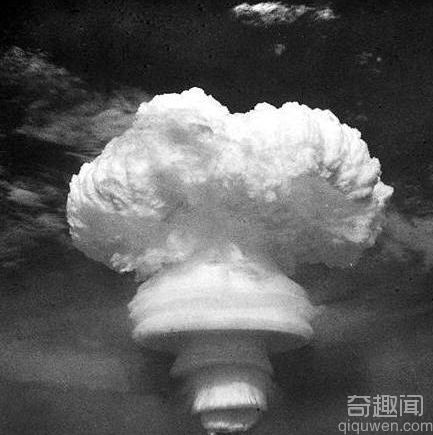 中国第一颗氢弹爆炸 震惊全世界
