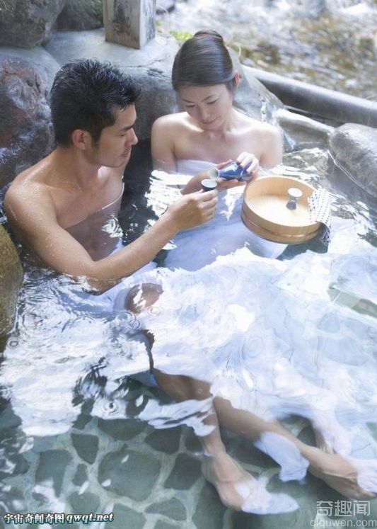 盘点各国女性奇风异俗:日本流行“浴池约会”