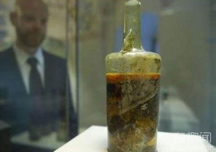古墓美食揭秘：2400年的骨头汤