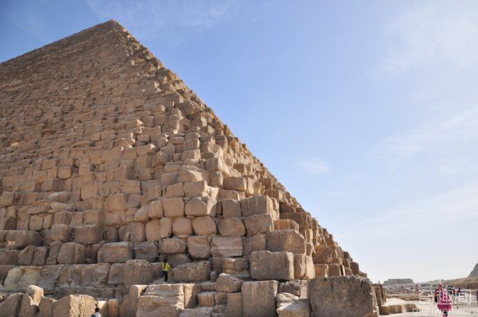 金字塔巨石怎么来？的是人造还是自然形成的？