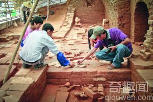村民建房挖出东汉古墓群