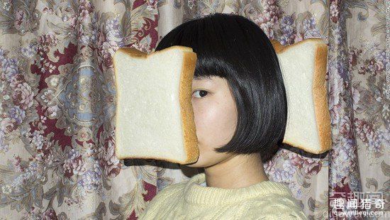 日本妹子拍美食照片 画风诡异怪诞