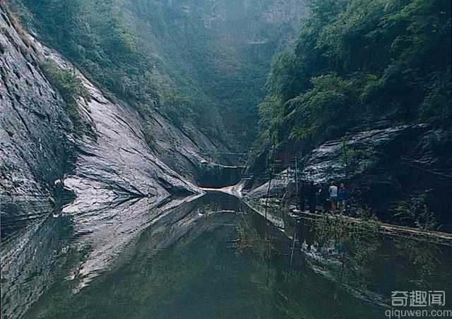 世界上最大的峡谷：雅鲁藏布江大峡谷 最深处达6，009米