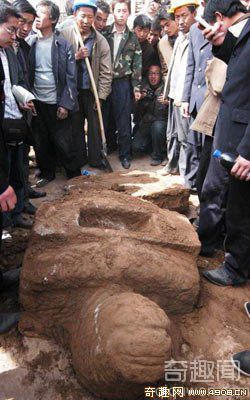 [图文]甘肃雷坛河建筑工地挖出明代墓葬 形似乌龟的雕刻物