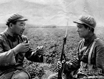 [图文]毛泽东一生指挥过千军万马的唯一一张持枪照