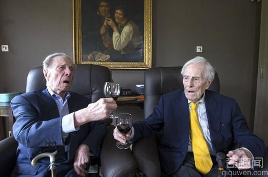 世界最年长双胞胎 即将迎来103岁生日