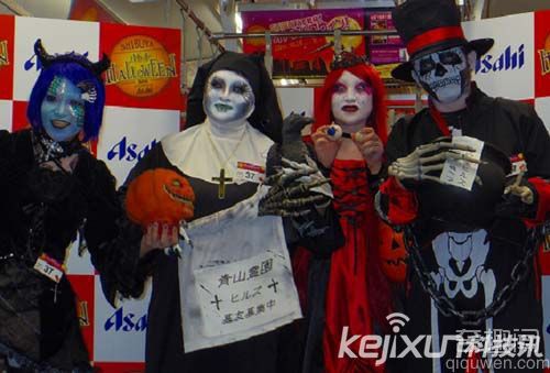 日首届举办万圣节化妆比赛 中国僵尸装扮受欢迎