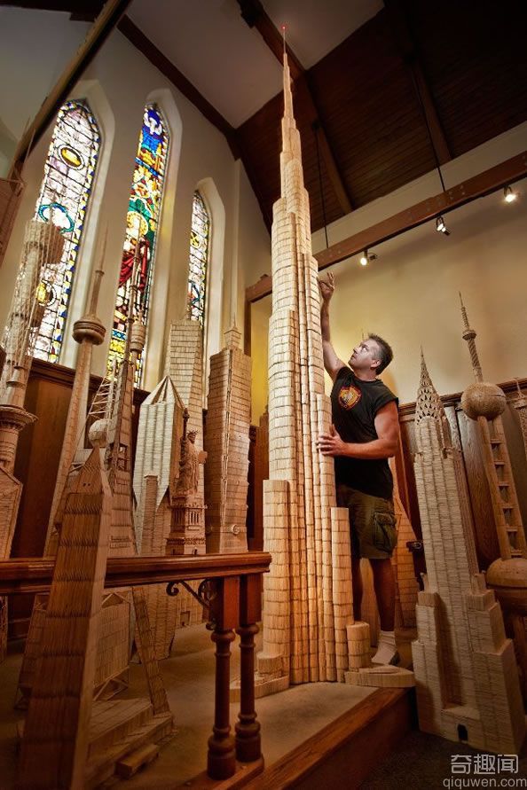 纽约雕塑家用牙签建造迪拜塔模型 总高为828米