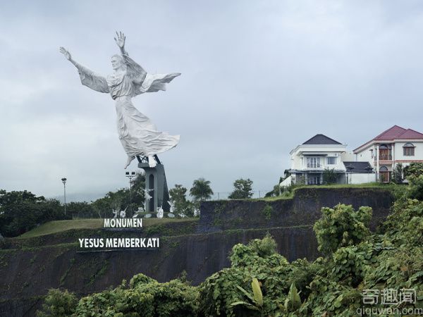 全球十大巨型雕像 霸气关羽威震四方