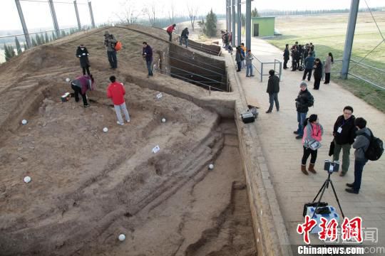 汉阳陵遗址开放式发掘模式 公众可近距离观摩