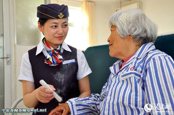 眼前一亮 医院竟要求护士穿空姐制服来服务病人