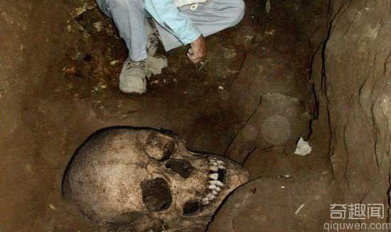 新疆挖出神秘巨人尸骨：身高超过2米和“巨人部落”有关联吗？