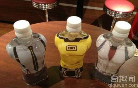 日本无节操饮料走红 瓶身是男子裸身躯体造型