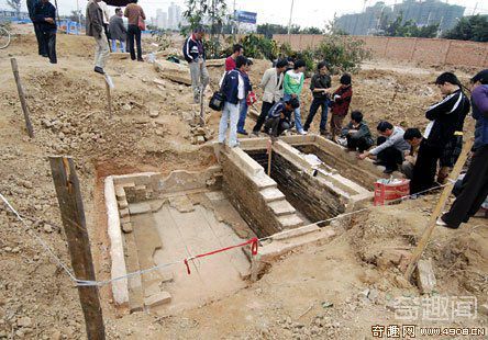[图文]福州工地挖出千年古墓 有相当研究价值