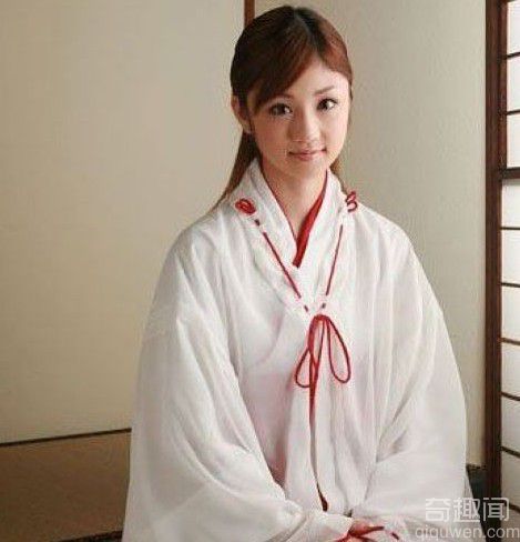 福利来了 22岁的日本少女照片