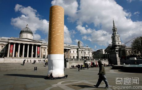 伦敦Trafalgar广场矗立着世界上最大的烟头