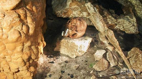 玛雅古城发现：6具人类骨骼遗骸
