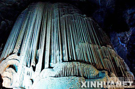 [图文]广西发现30万年历史的罕见溶洞 长寿宫内的“瀑布石”