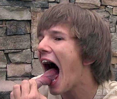 世界上最长的舌头：美国女子舌头长9.7CM