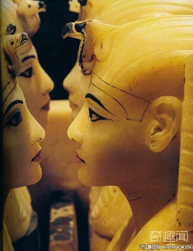 [图文]埃及古代法老王阴阳同体长有神秘女性体型