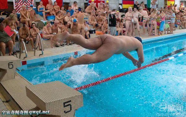 法国裸泳赛 选手观众均不能穿衣服是裸体