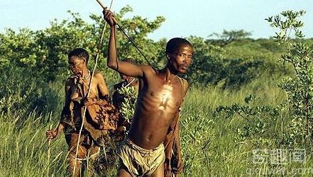 非洲祖先为了防止患上皮肤癌进化而来的 非洲人才那么黑