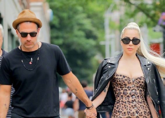 Lady Gaga宣布订婚，未婚夫是好莱坞著名经纪人