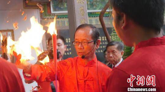 侨乡普宁重阳传统风俗浓厚 登高祭祖叙乡情