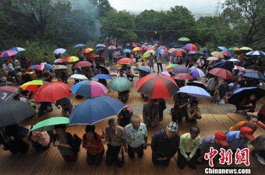 侨乡普宁重阳传统风俗浓厚 登高祭祖叙乡情