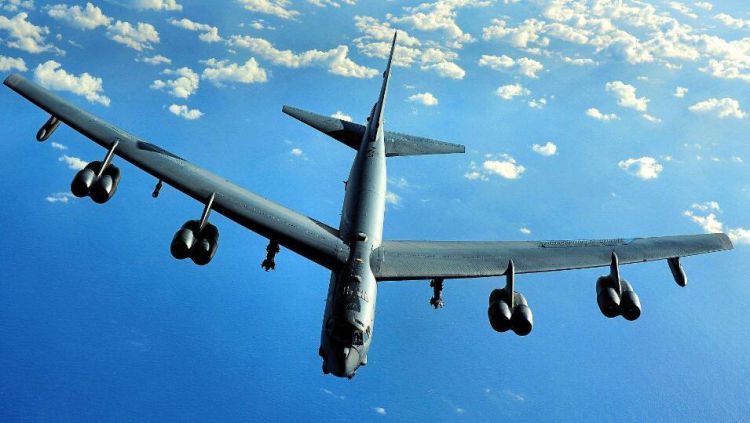 两架B-52再次闯入南海，直接穿越南沙群岛！小心有来无回！