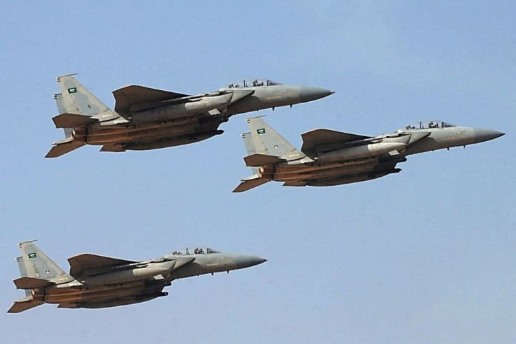 又一场狂轰滥炸！沙特联军空袭也门荷台达，致千万人口大饥荒