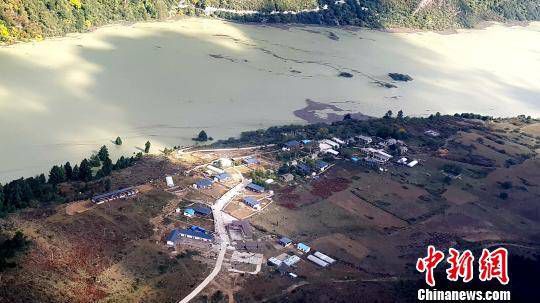 西藏雅鲁藏布江堰塞湖再次滑坡 水位1小时上涨80厘米